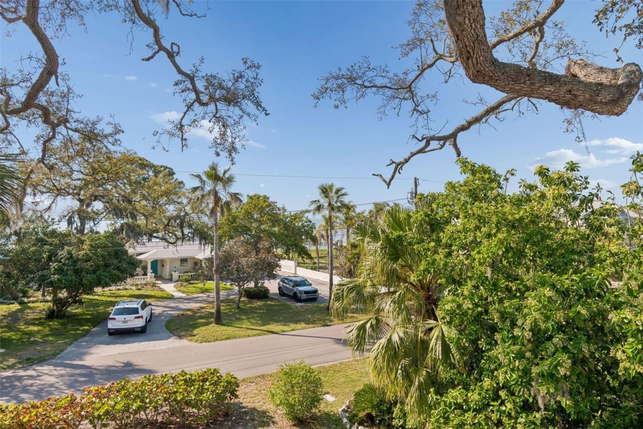 600 N Mayo Street , Crystal Beach, FL 34681 Photo