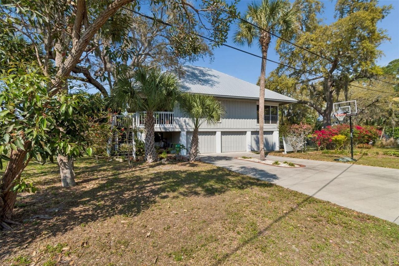 600 N Mayo Street , Crystal Beach, FL 34681 Photo
