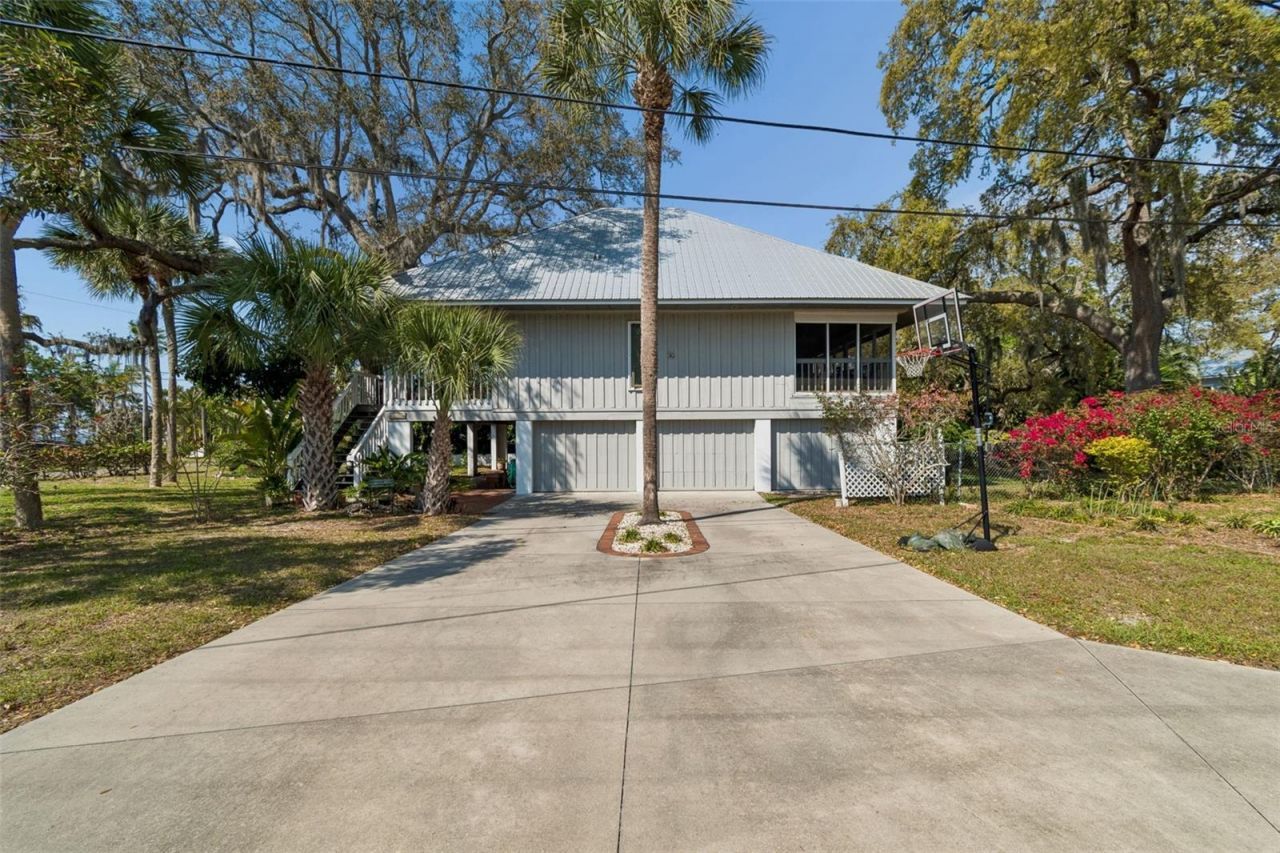 600 N Mayo Street , Crystal Beach, FL 34681 Photo