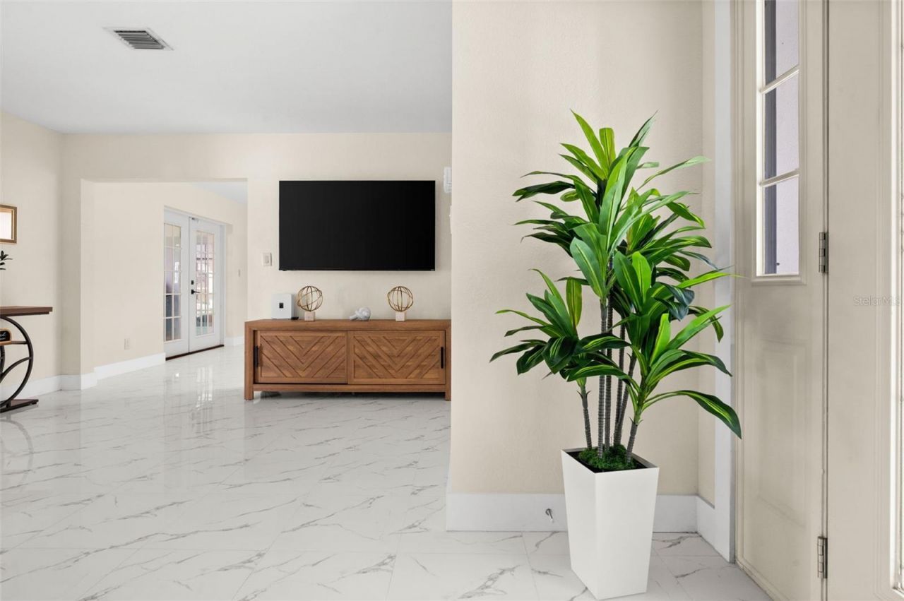 625 W Olympia Avenue, Punta Gorda, FL 33950 Photo