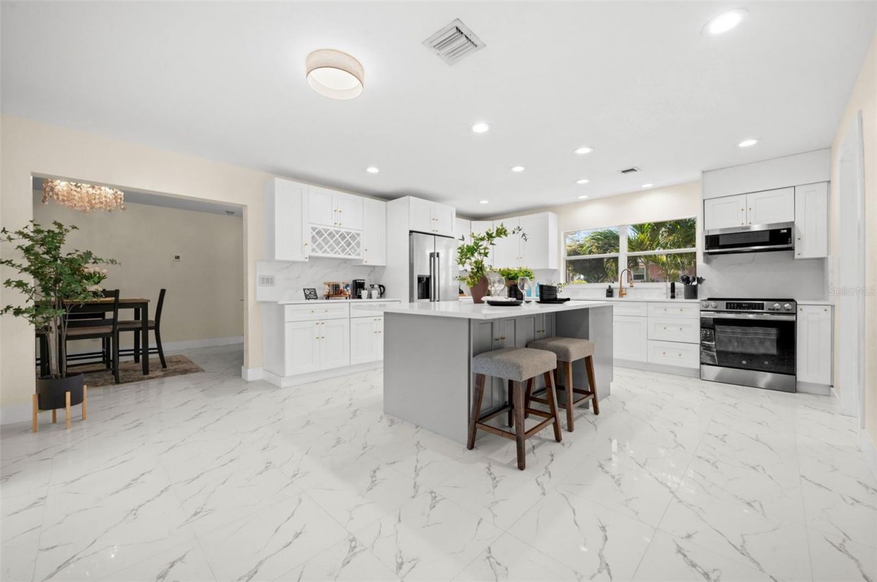 625 W Olympia Avenue, Punta Gorda, FL 33950 Photo