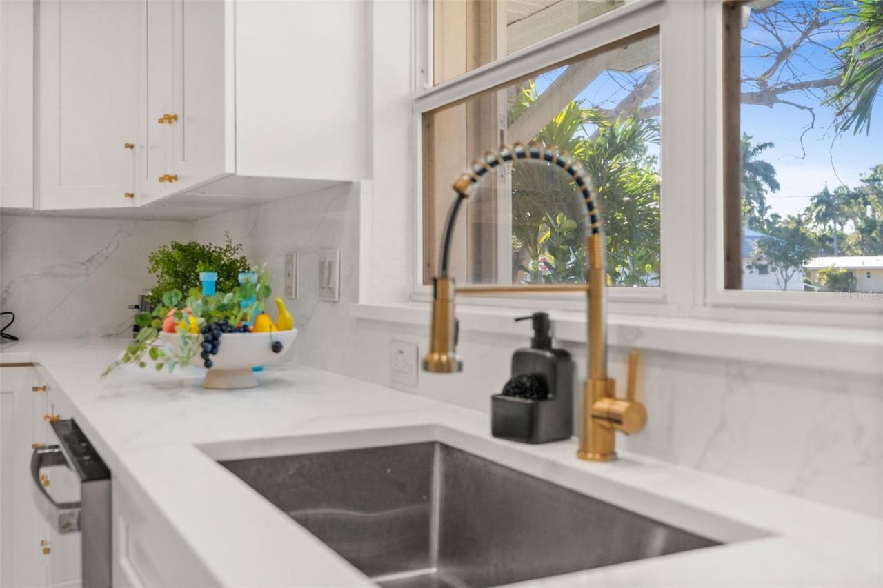 625 W Olympia Avenue, Punta Gorda, FL 33950 Photo