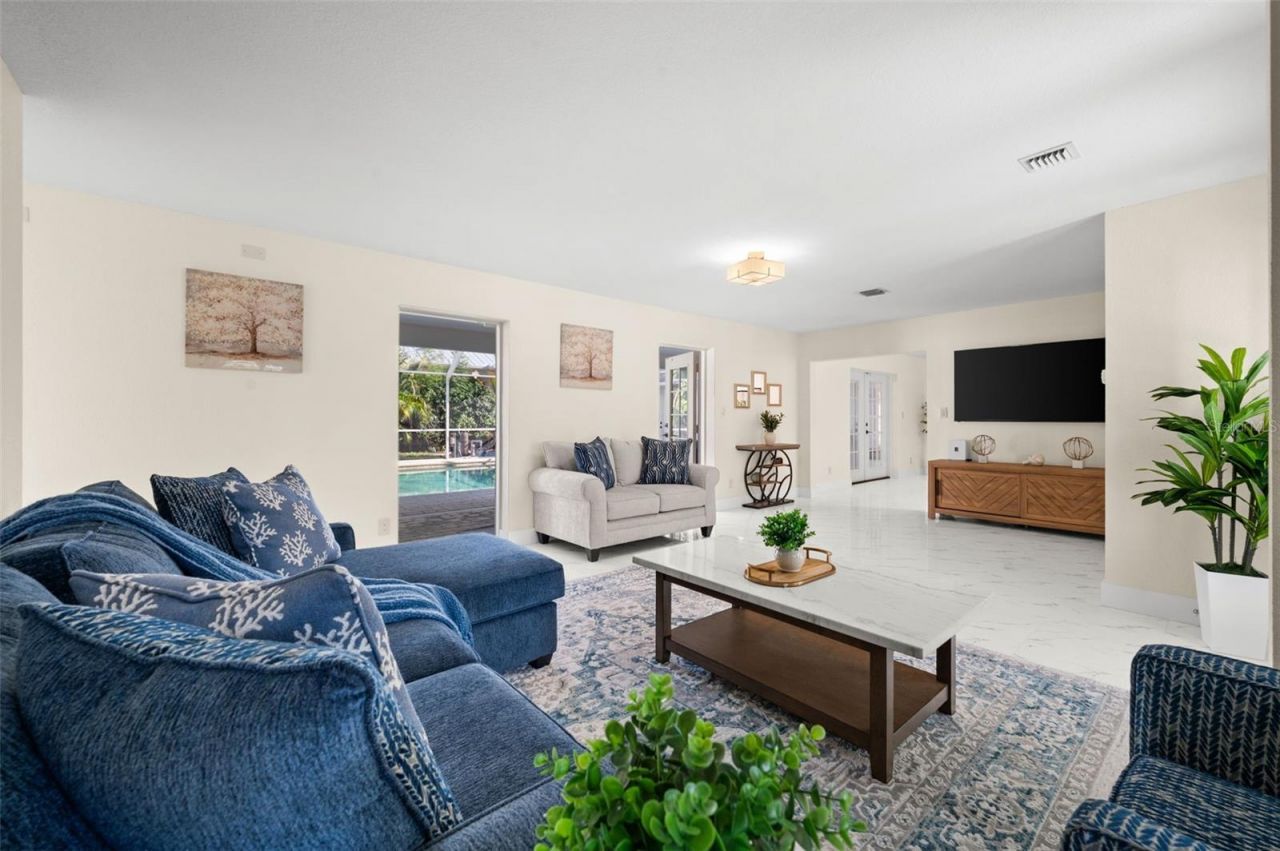 625 W Olympia Avenue, Punta Gorda, FL 33950 Photo