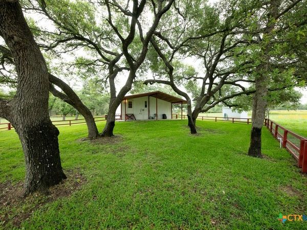 104 Longhorn Road, Stockdale, TX 78160