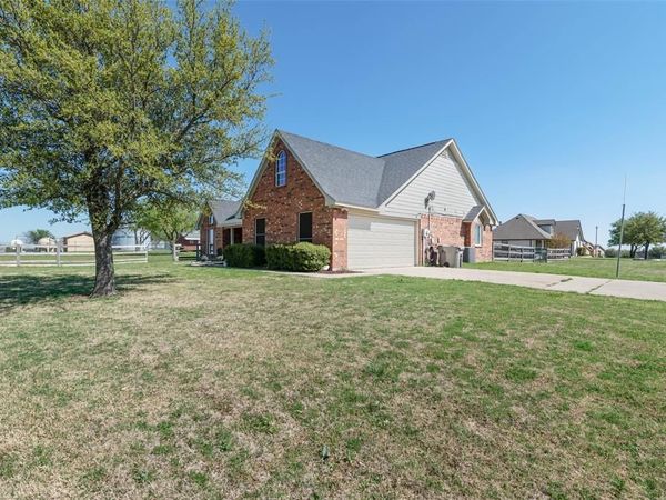 107 High View Court, Decatur, TX 76234