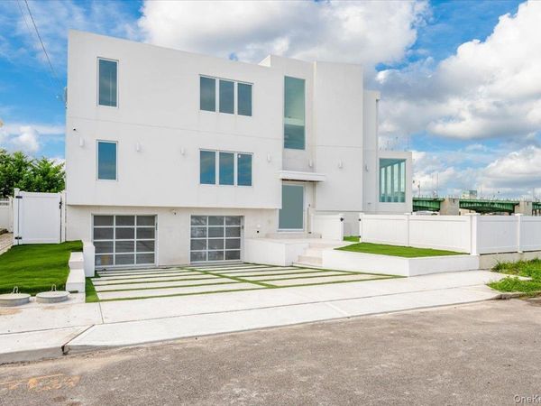 177 Albany Boulevard , Atlantic Beach, NY 11509