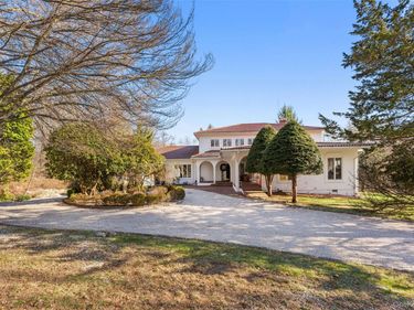 105 Cross Pond Road , Pound Ridge, NY 10576