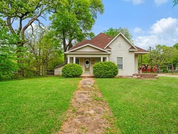 1363 Pine Bluff Street, Paris, TX 75460