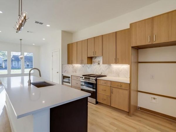 2634 Bainbridge Drive, Dallas, TX 75237