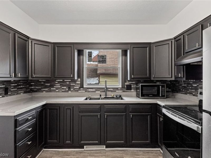 942 Winton Avenue, Akron, OH 44320 Photo 4