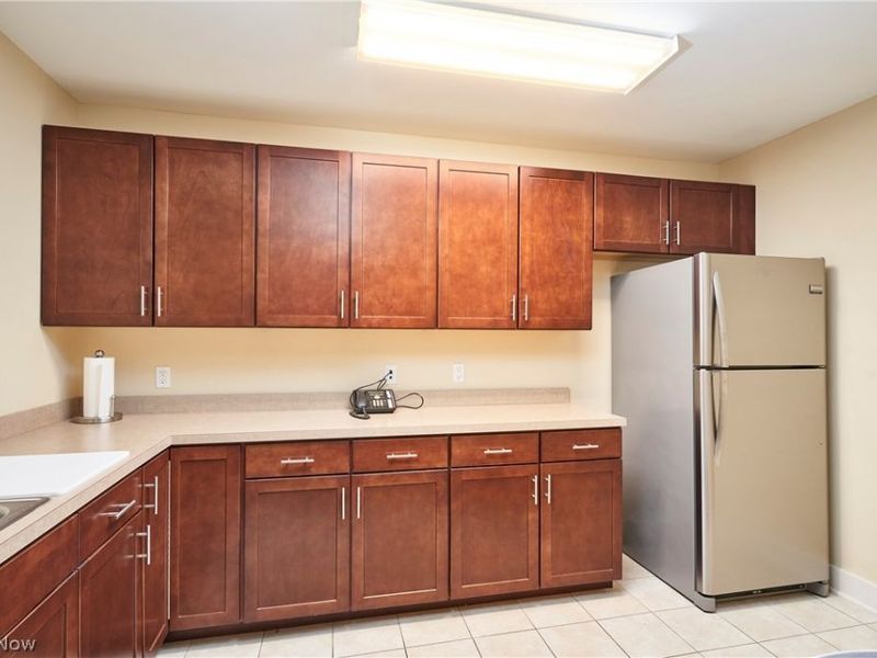 799 White Pond Drive, Unit E, Akron, OH 44320 Photo 13
