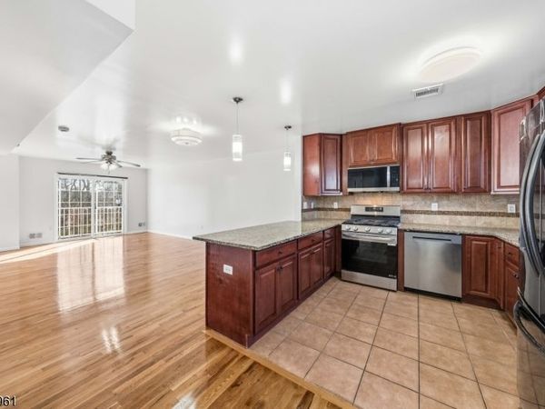 4 C Lily Court, Roselle, NJ 07203