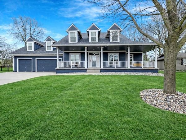 207 Saponi Lane, Lake Winnebago, MO 64034