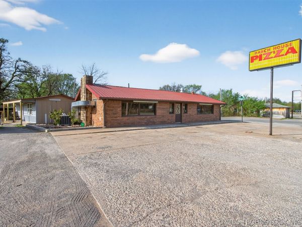 224 W Main Street , Locust Grove, OK 74352