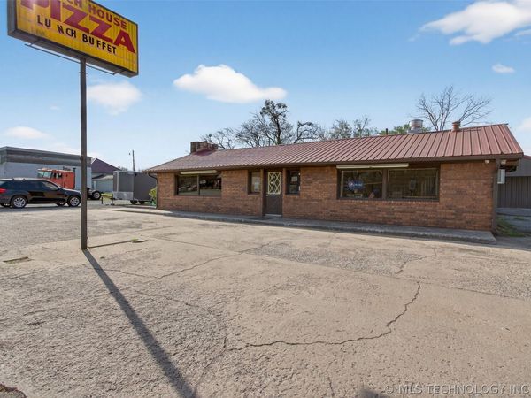224 W Main Street , Locust Grove, OK 74352