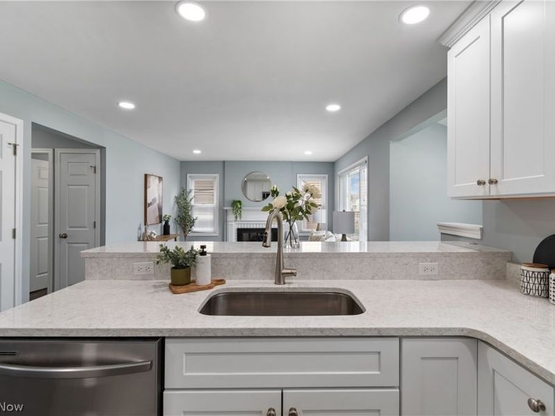 400 Elmwood Road, Bay Village, OH 44140 Photo 12