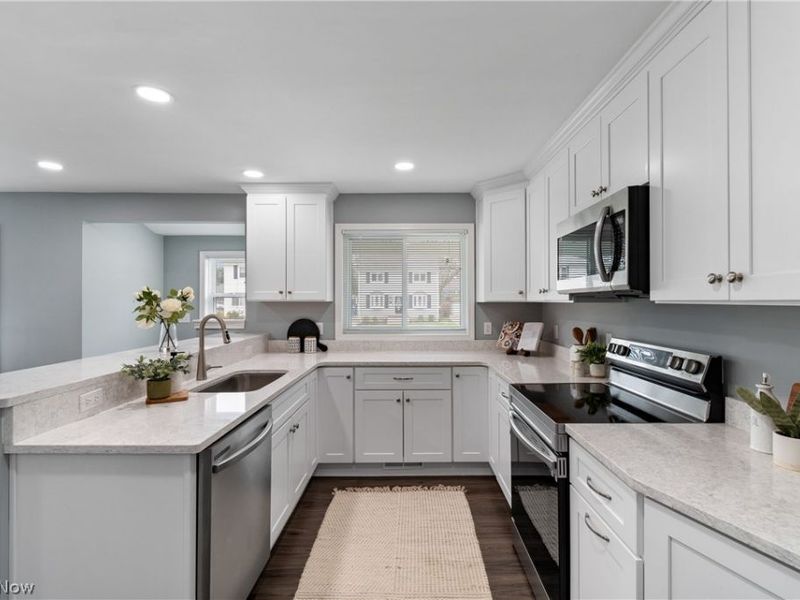 400 Elmwood Road, Bay Village, OH 44140 Photo 9