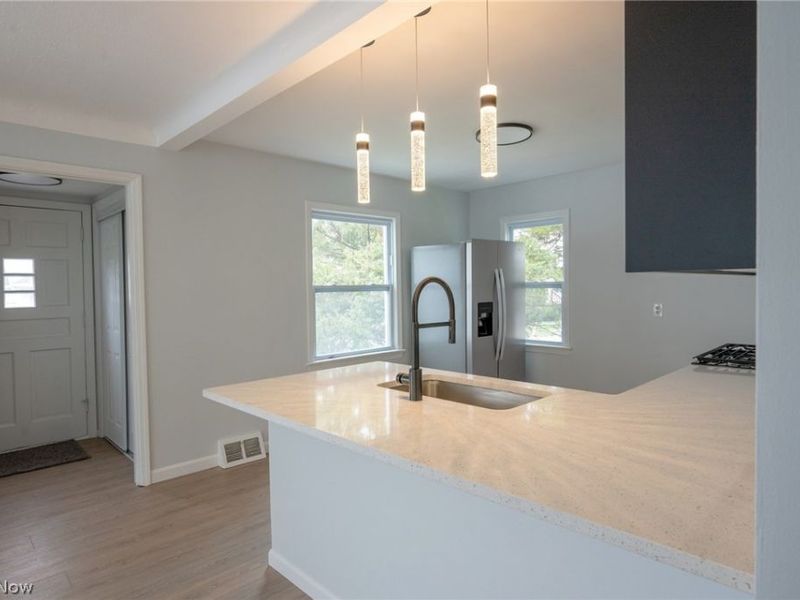 19200 Pasnow Avenue, Euclid, OH 44119 Photo 10