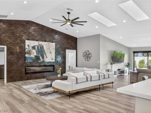 363 E Robindale Road , Las Vegas, NV 89123