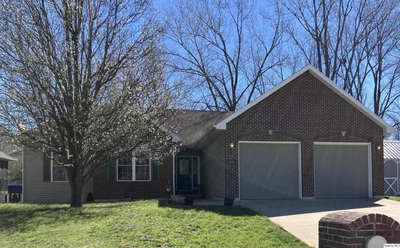 805 Brookfield Rd, Quincy, IL 62305 Main Photo