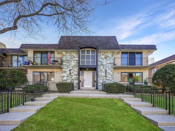 10411 S Komensky Avenue , Unit 101B, Oak Lawn, IL 60453