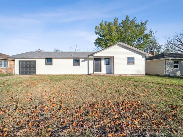 21 N Indianola Street , Pryor, OK 74361