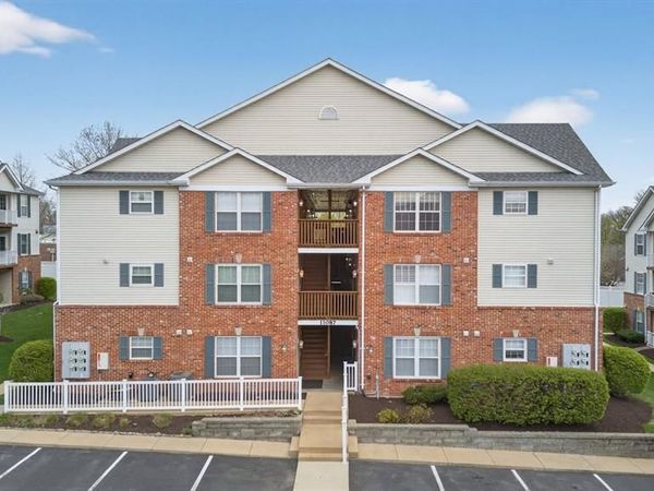 11087 Gravois Road , Unit 303, St Louis, MO 63126