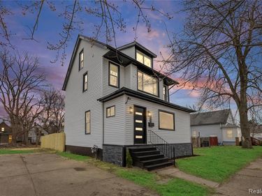 2554 Parker Street , Detroit, MI 48214
