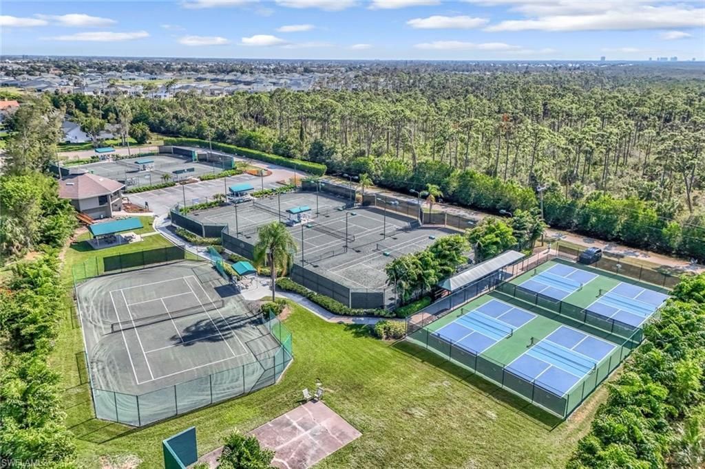 16301 Fairway Woods Dr, Unit 805, Fort Myers, FL 33908 Photo