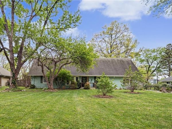 401 W 114 Terrace, Kansas City, MO 64114