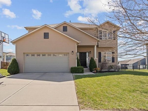 23513 W 89th Terrace, Lenexa, KS 66227