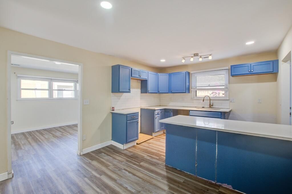 5918 Griffin Street Photo 4