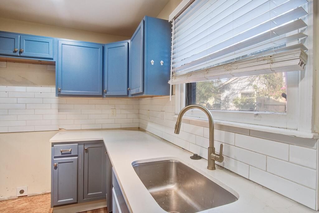 5918 Griffin Street Photo 6