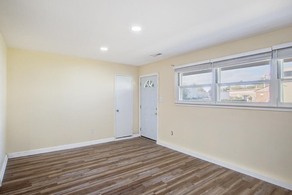 5918 Griffin Street Photo 9