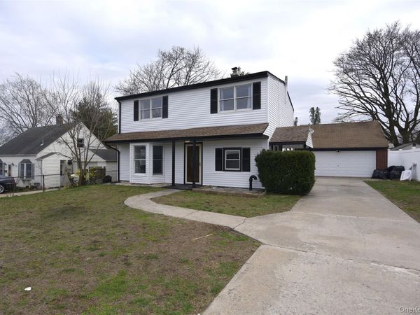 130 Balsam Lane, Levittown, NY 11756