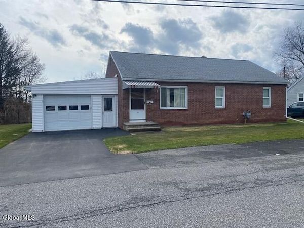 15 Braintree Street, Albany, NY 12205