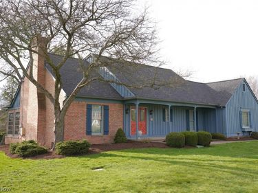 1235 Briarview Avenue NW, North Canton, OH 44720