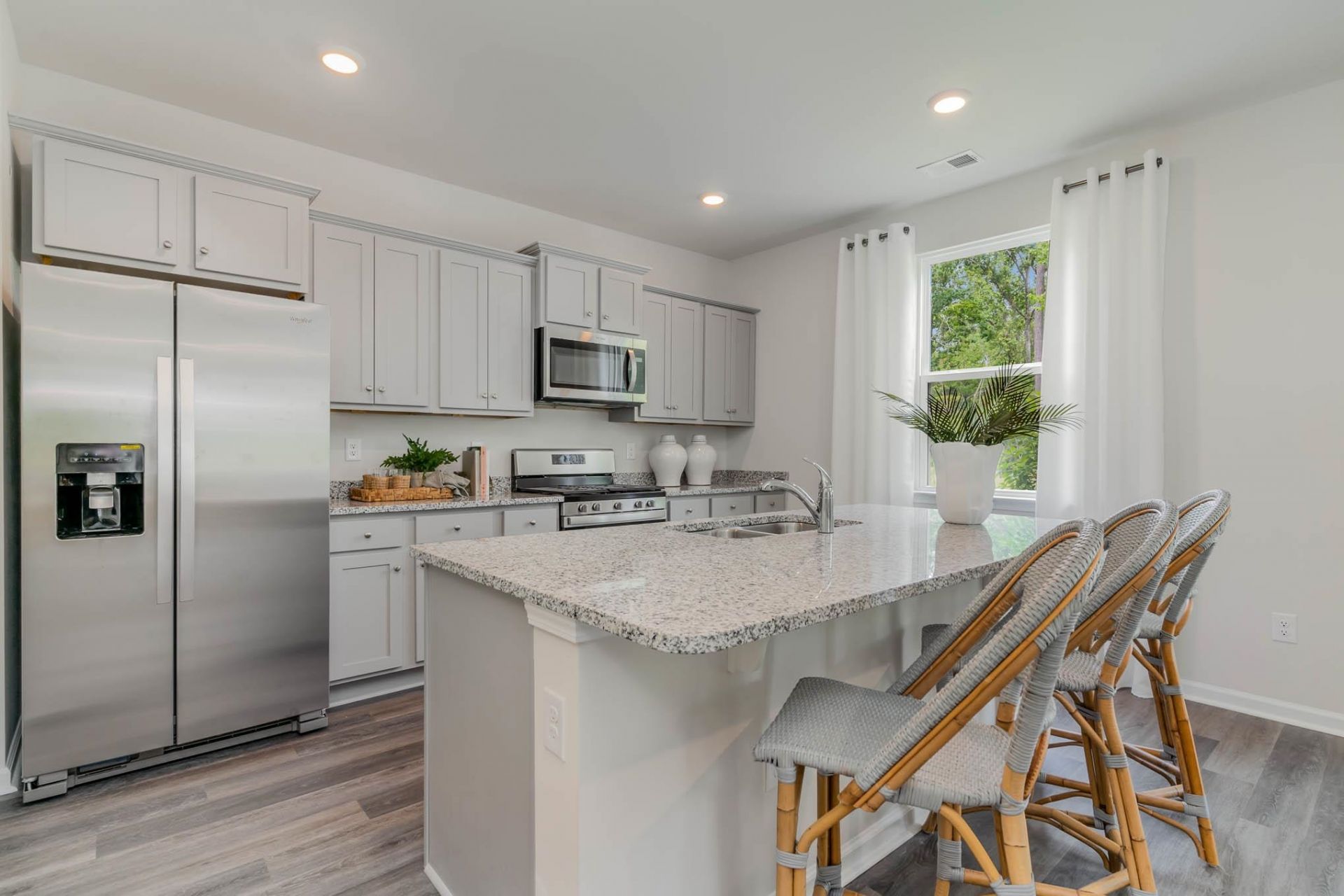 2852 Riverboat Way Photo 6