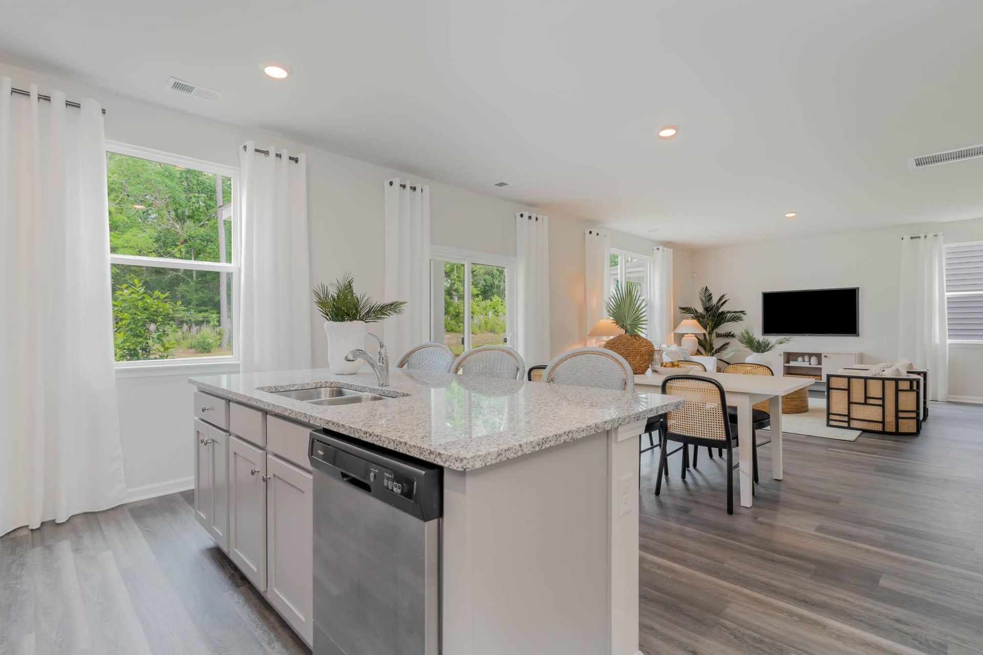 2815 Riverboat Way Photo 8