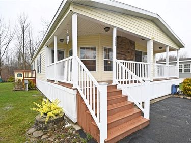 127 Royal Meadow Drive, Clinton, NY 13323