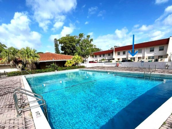 4092 Inverrary Drive, Unit B12, Lauderhill, FL 33319