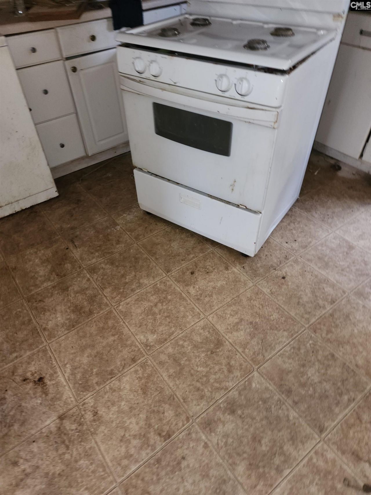 4109 Hileah Drive Photo 4