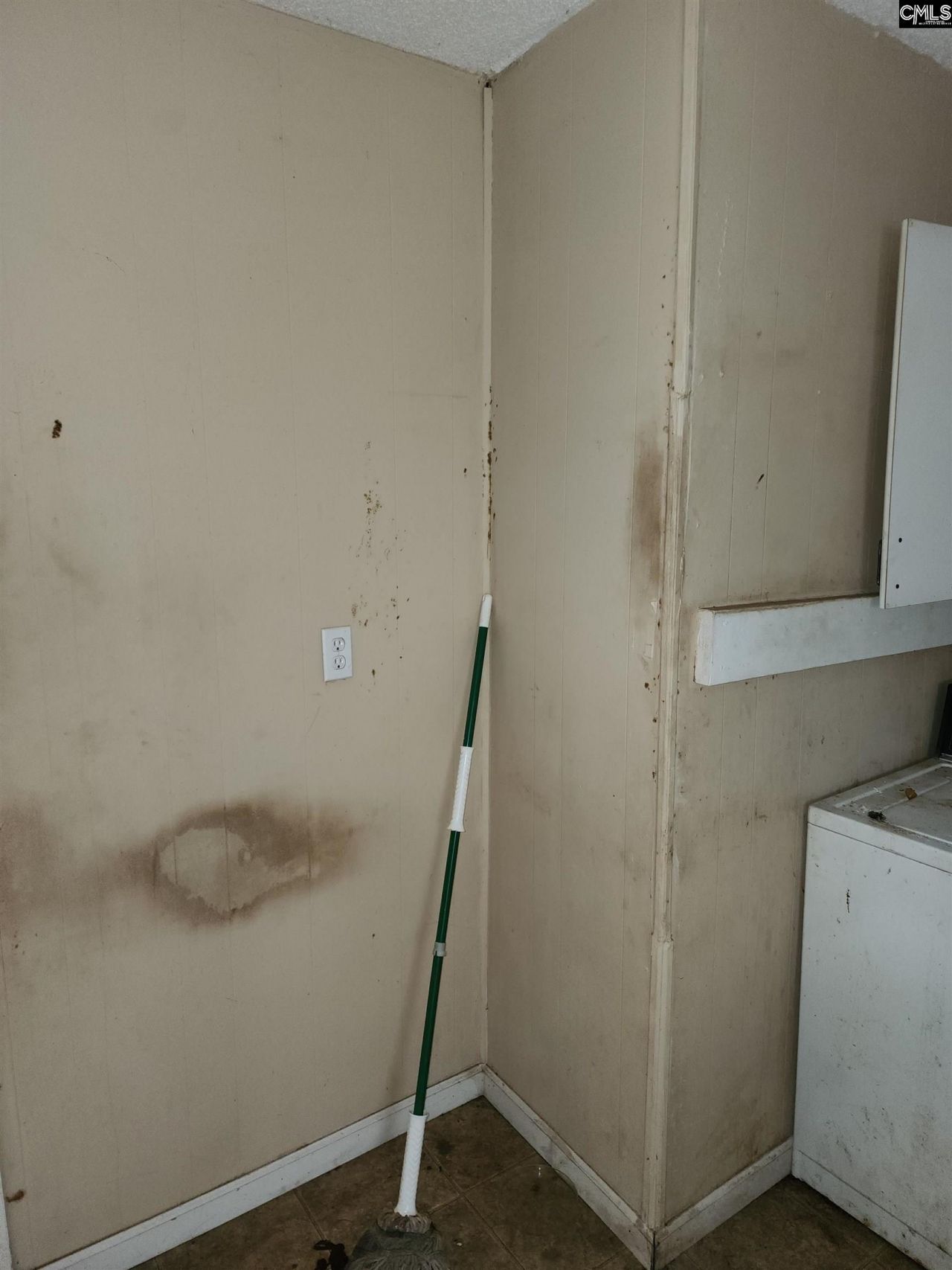 4109 Hileah Drive Photo 5