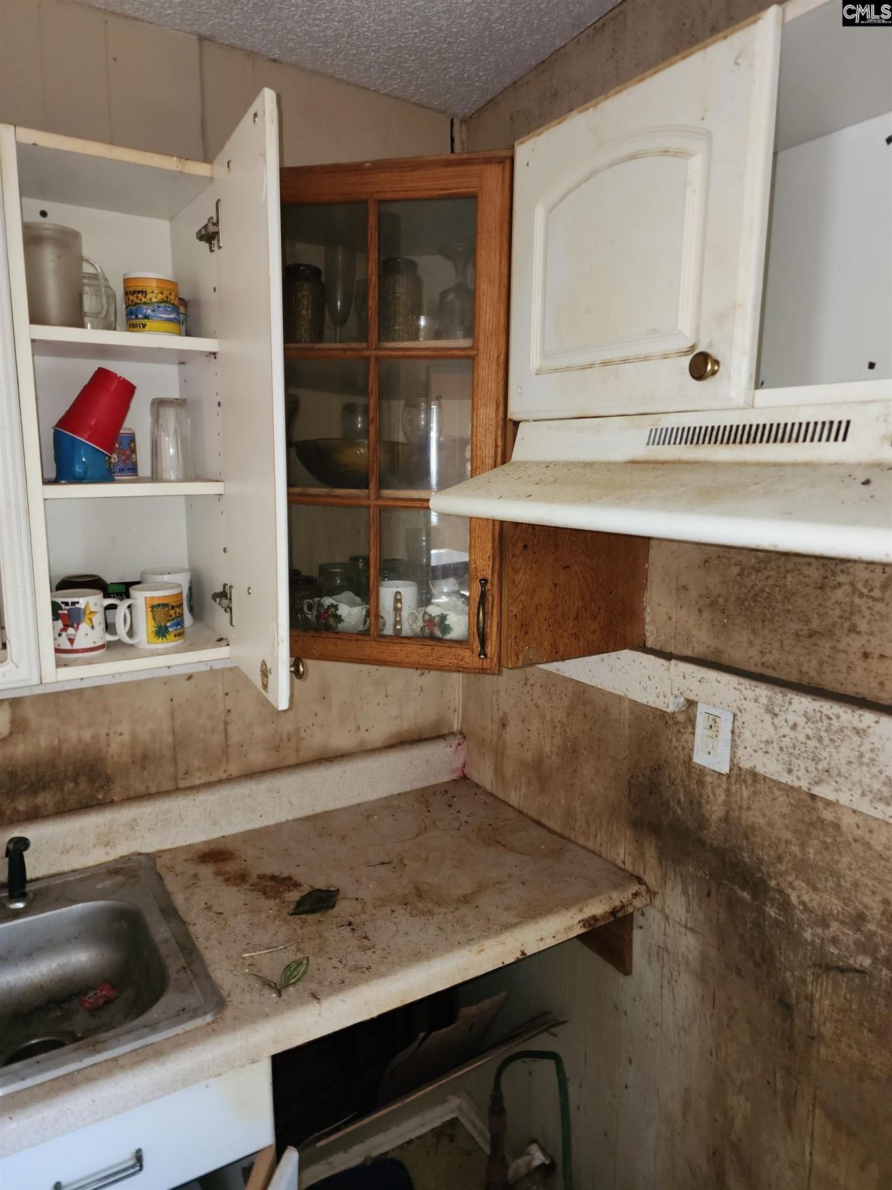 4109 Hileah Drive Photo 6