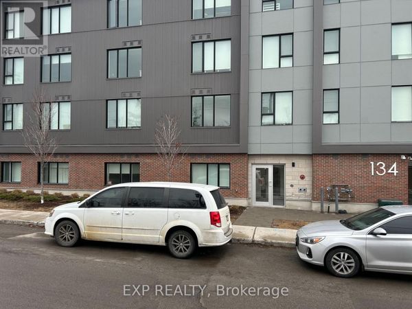 134 ROBINSON Avenue, Unit 302, Ottawa, ON K1S8N8