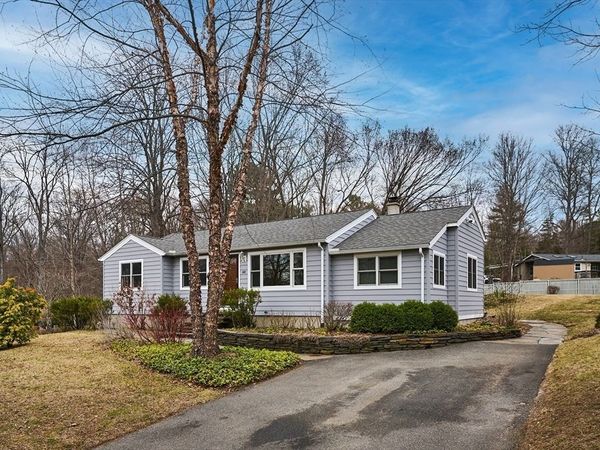60 Bay Rd, Belchertown, MA 01007