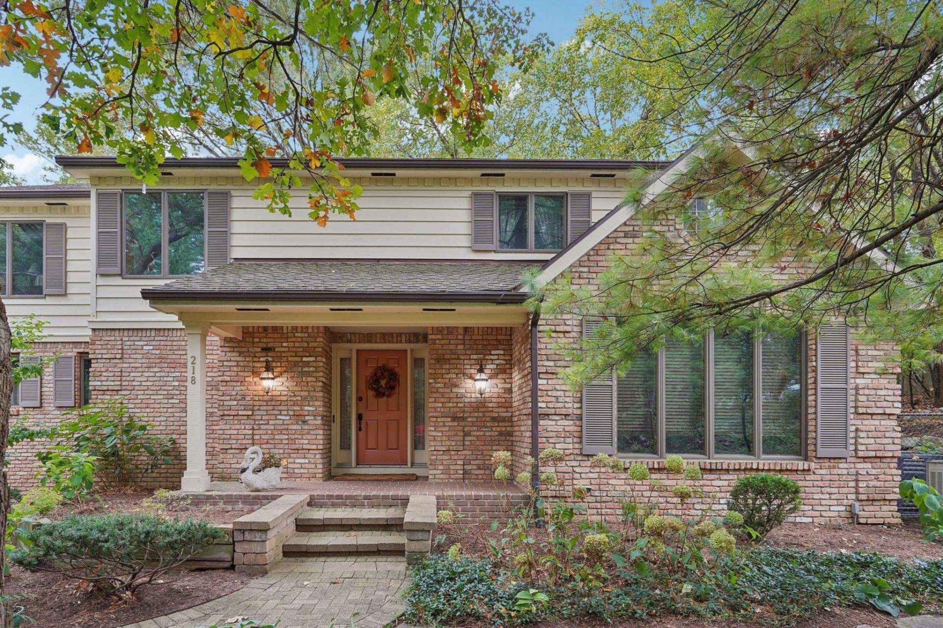 218 Saratoga Circle, Madison, WI 53705 Main Photo