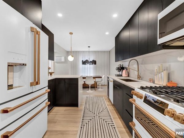 35 Riverview Court 35, Unit 35, SECAUCUS, NJ 07094