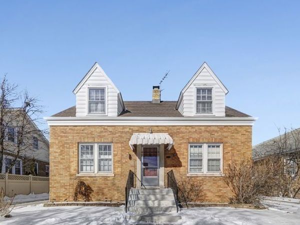 6550 W Ebinger Drive, Niles, IL 60714