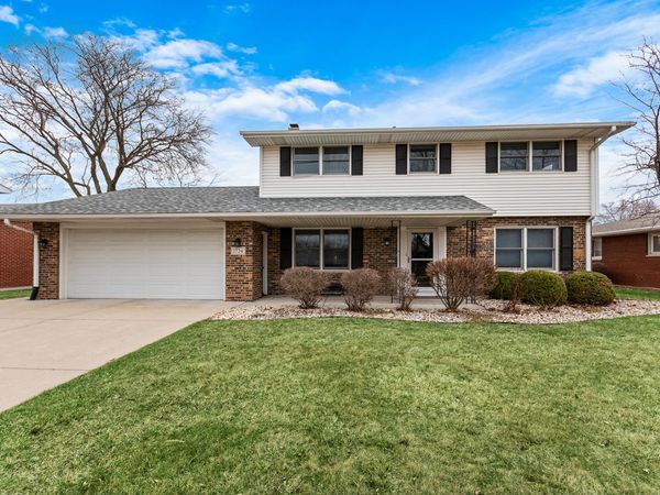 1724 Lincoln Avenue , Crest Hill, IL 60403